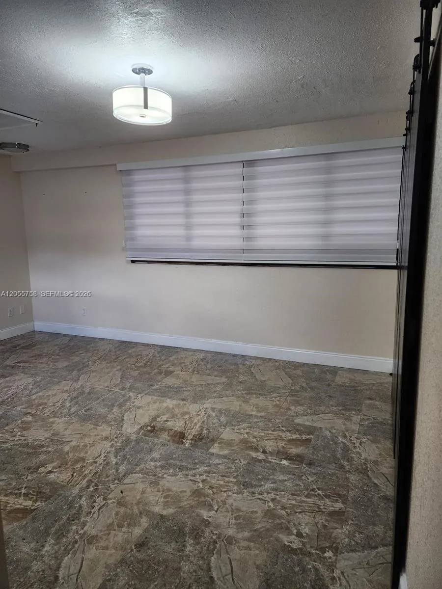 11130 Lakeview Dr #1 Pembroke Pines, FL 33026