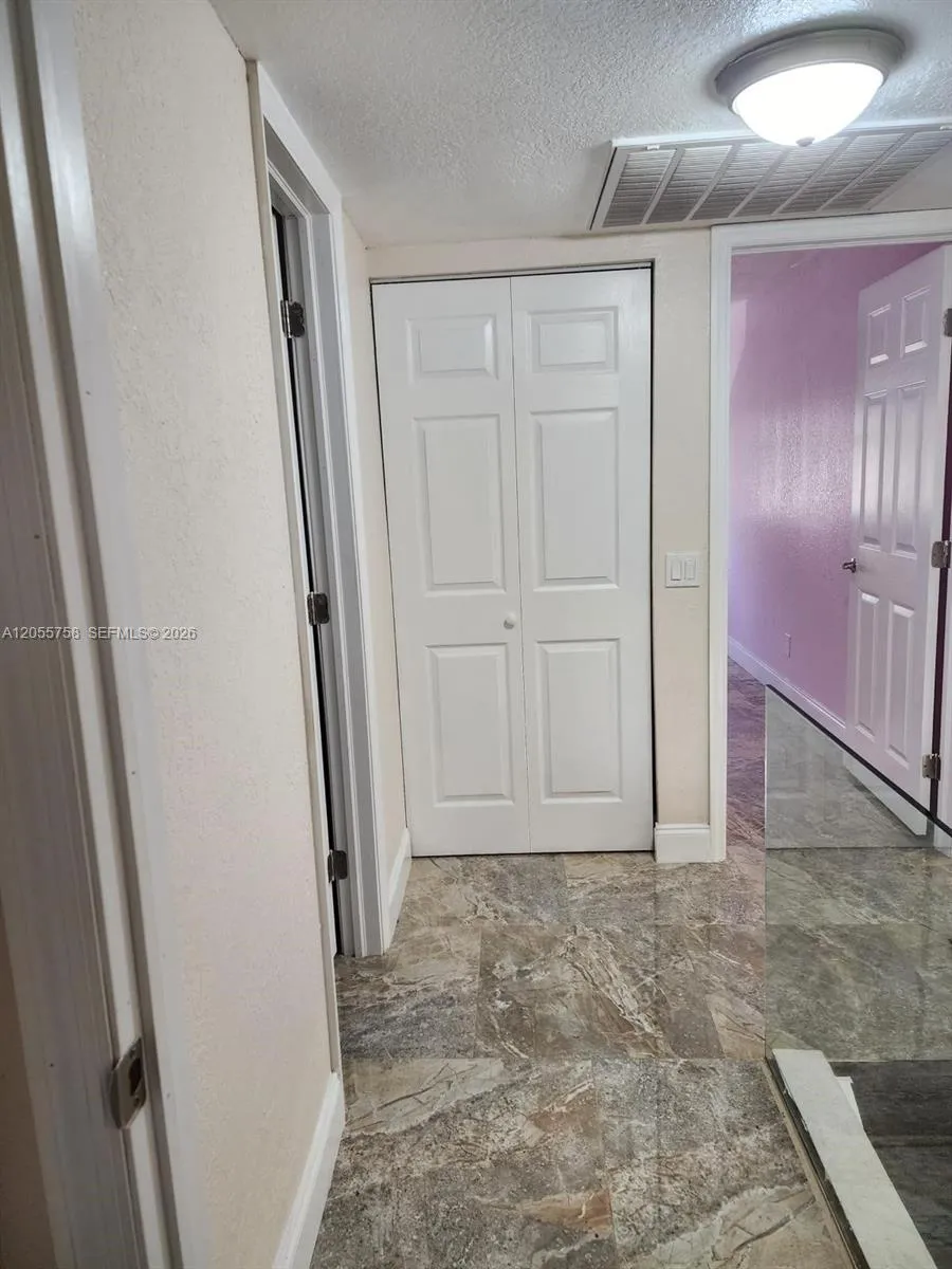 11130 Lakeview Dr #1 Pembroke Pines, FL 33026