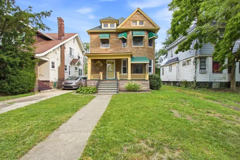 574 Woodland Street