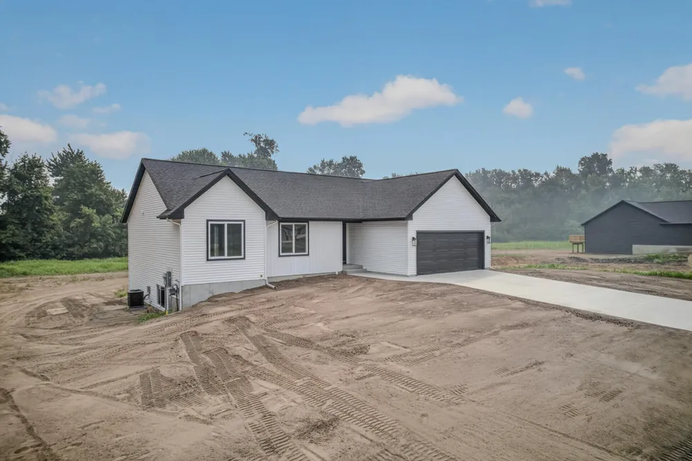 11488 56th Avenue Allendale, MI 49401