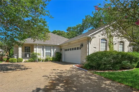 2800 Broadmoor Drive