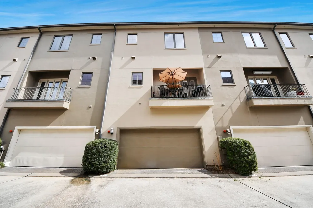 1406 Lake Pointe Parkway Sugar Land, TX 77478