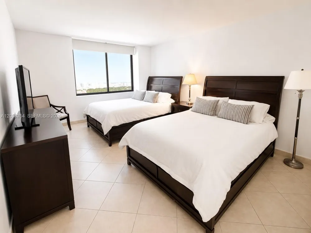 100 Lincoln Rd #602 Miami Beach, FL 33139