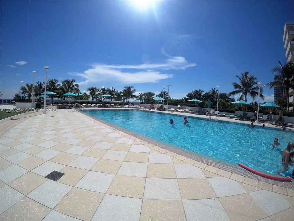 100 Lincoln Rd #602 Miami Beach, FL 33139