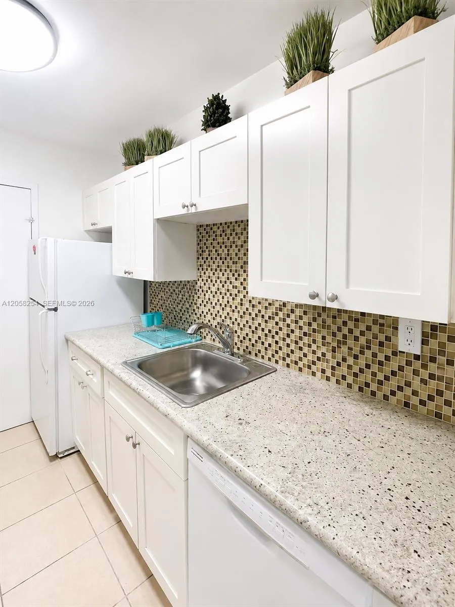 100 Lincoln Rd #602 Miami Beach, FL 33139