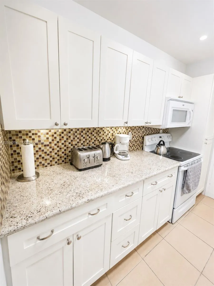 100 Lincoln Rd #602 Miami Beach, FL 33139