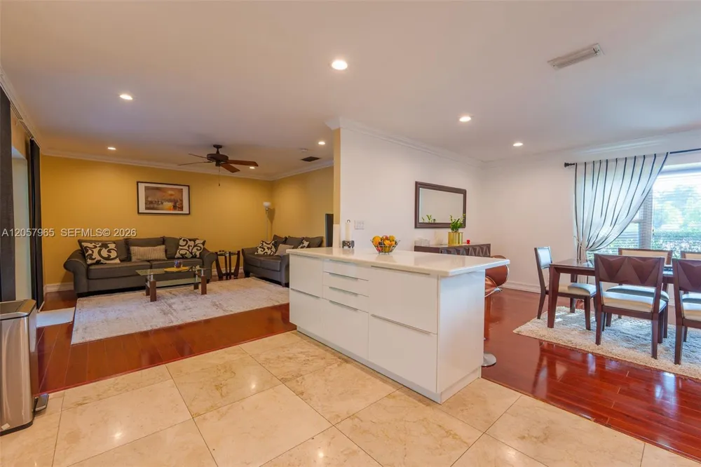 740 Ridgewood Ln Plantation, FL 33317