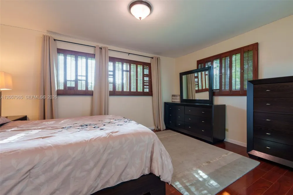 740 Ridgewood Ln Plantation, FL 33317