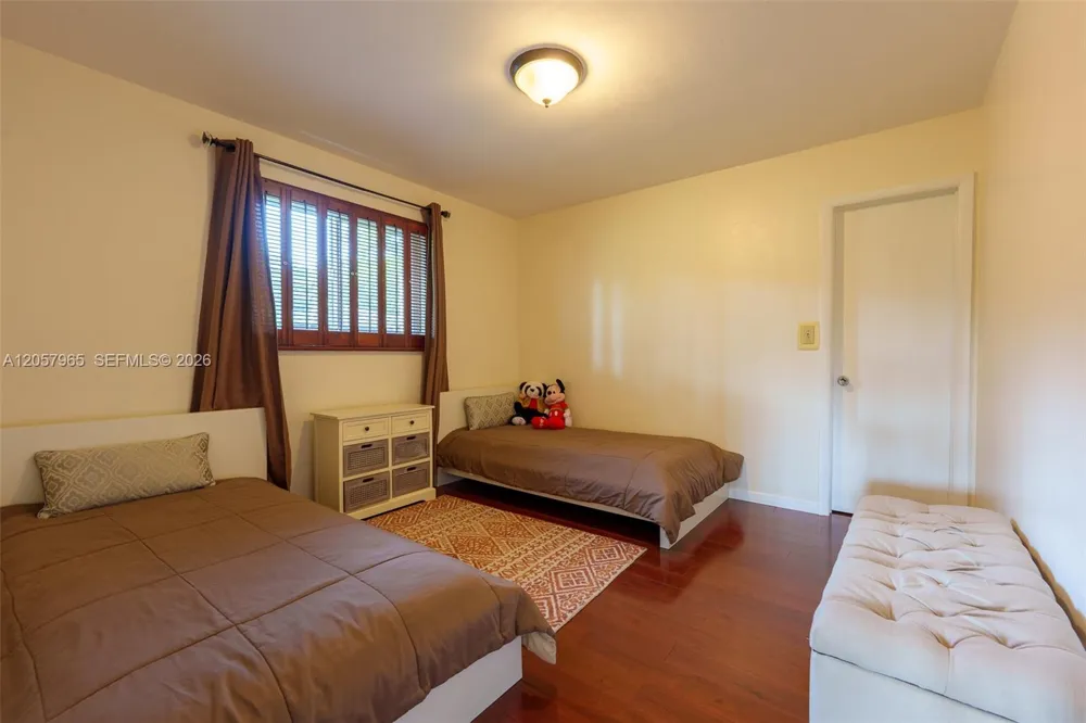 740 Ridgewood Ln Plantation, FL 33317