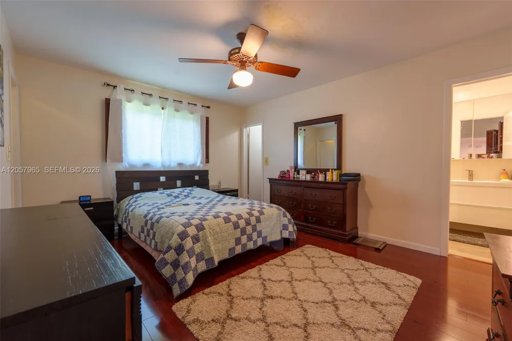 740 Ridgewood Ln Plantation, FL 33317