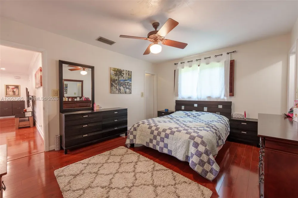 740 Ridgewood Ln Plantation, FL 33317