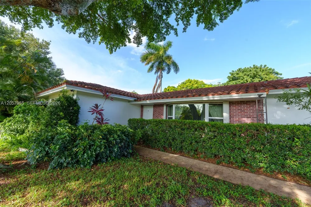 740 Ridgewood Ln Plantation, FL 33317