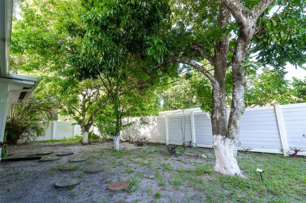740 Ridgewood Ln Plantation, FL 33317