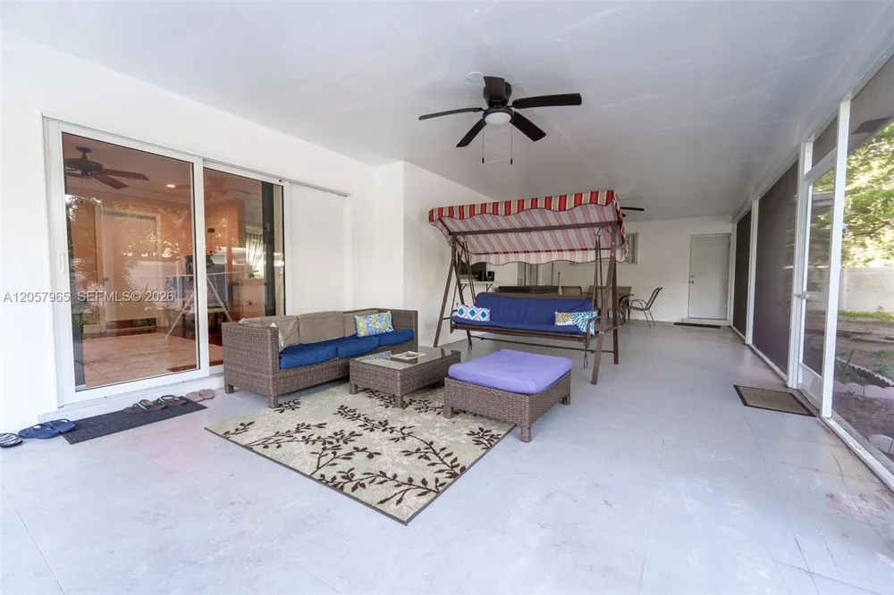 740 Ridgewood Ln Plantation, FL 33317