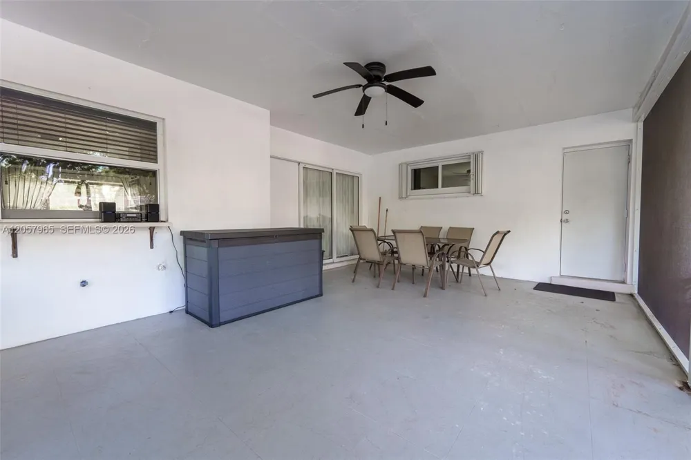 740 Ridgewood Ln Plantation, FL 33317