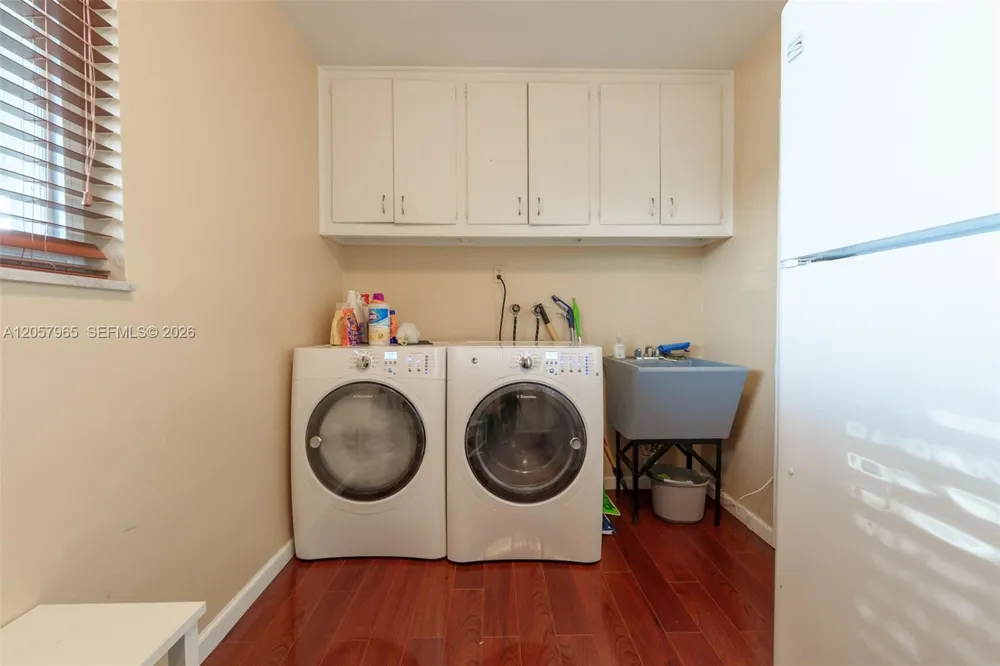 740 Ridgewood Ln Plantation, FL 33317