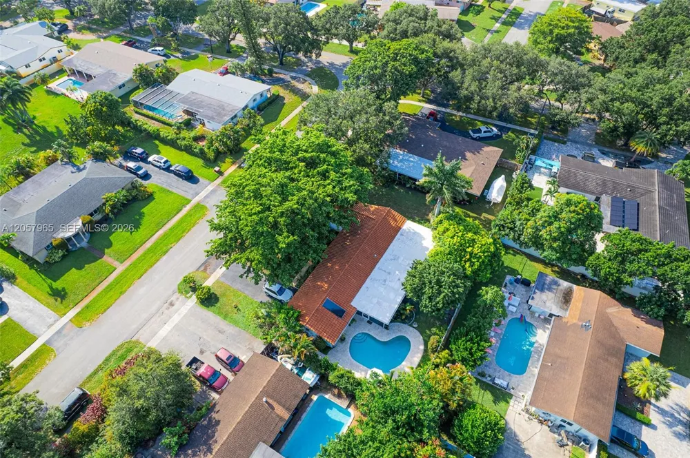 740 Ridgewood Ln Plantation, FL 33317