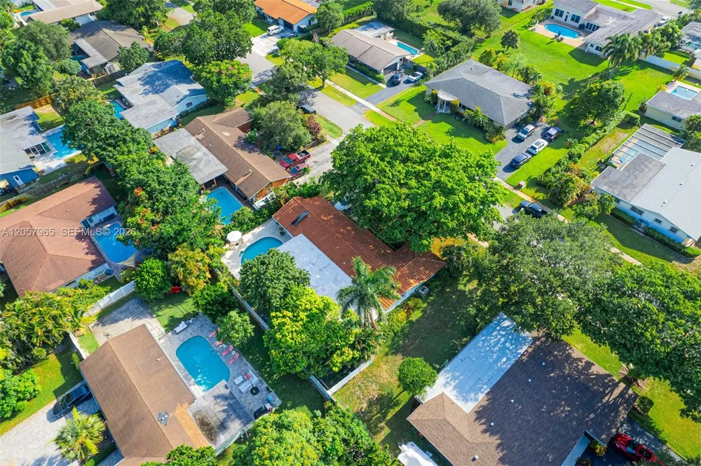 740 Ridgewood Ln Plantation, FL 33317