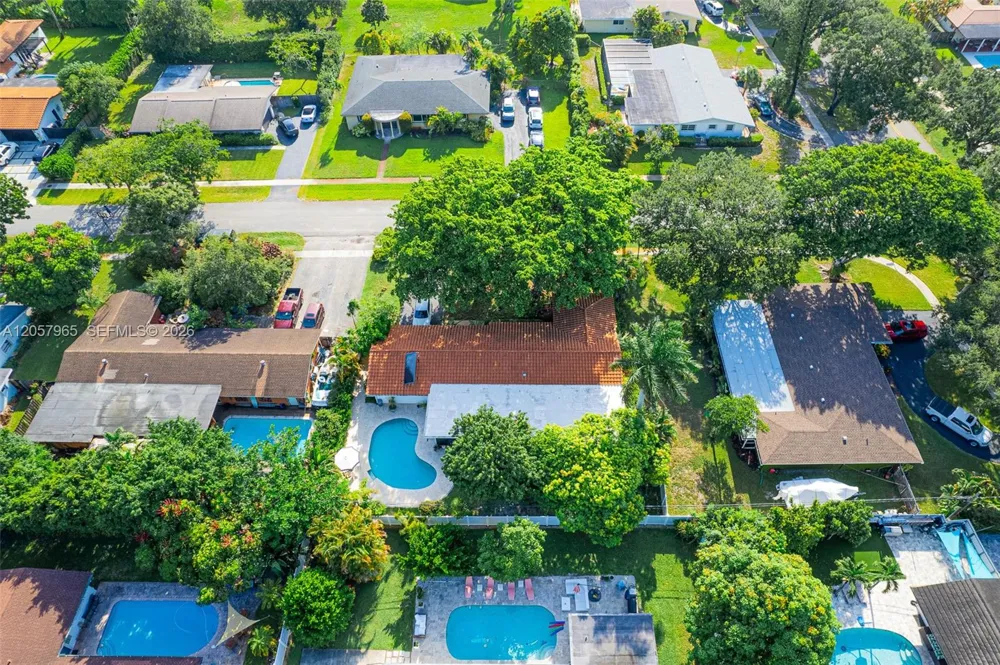740 Ridgewood Ln Plantation, FL 33317