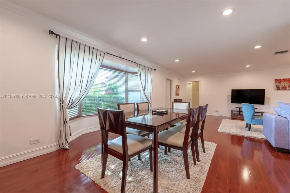 740 Ridgewood Ln Plantation, FL 33317