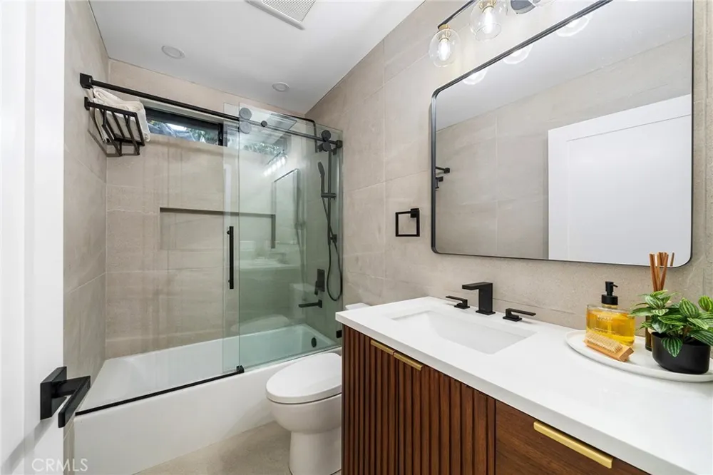 2225 Shoredale Los Angeles, CA 90031