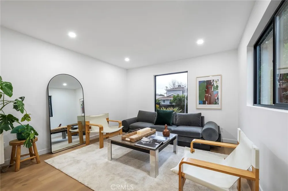 2225 Shoredale Los Angeles, CA 90031