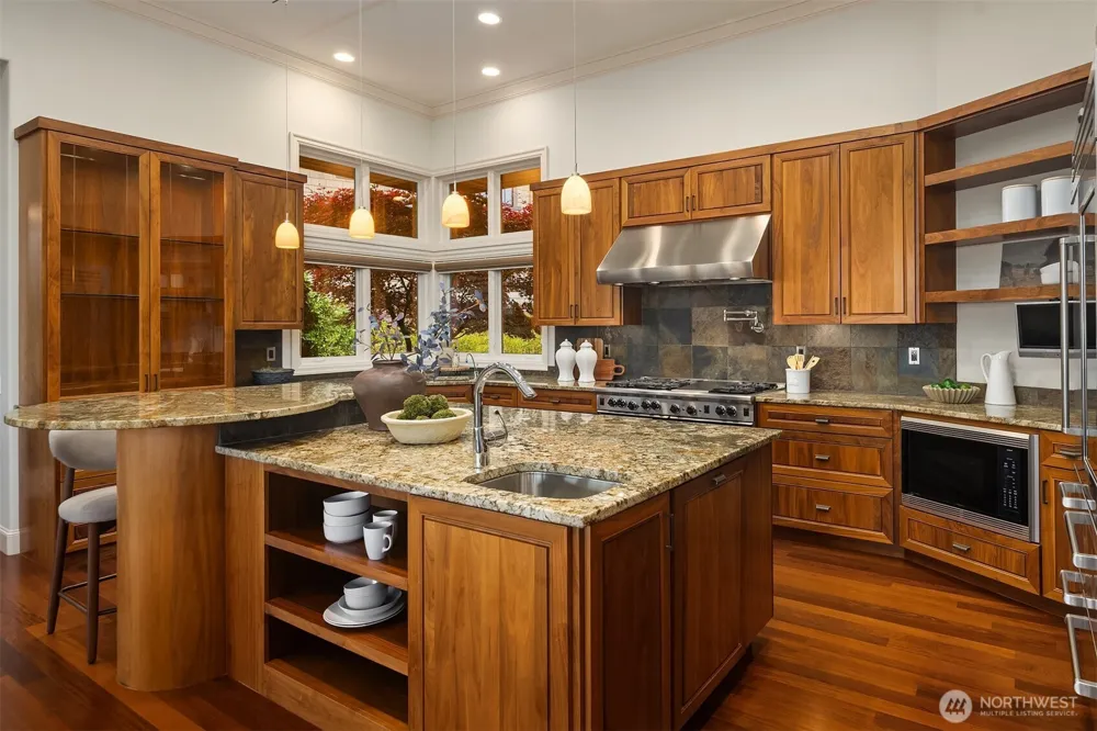 3052 NE Harrison Street Issaquah, WA 98029
