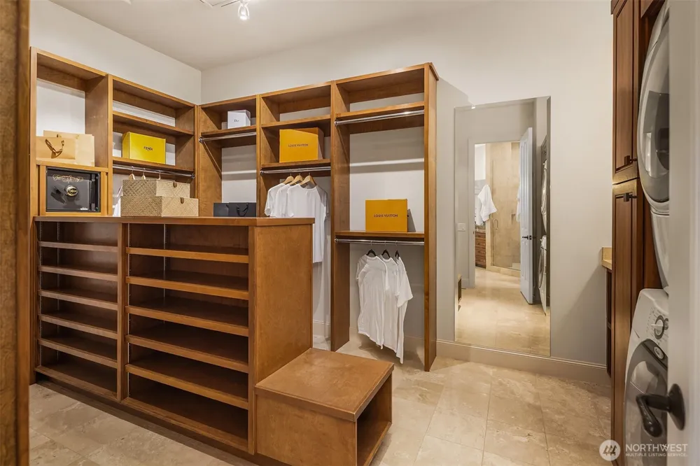 3052 NE Harrison Street Issaquah, WA 98029