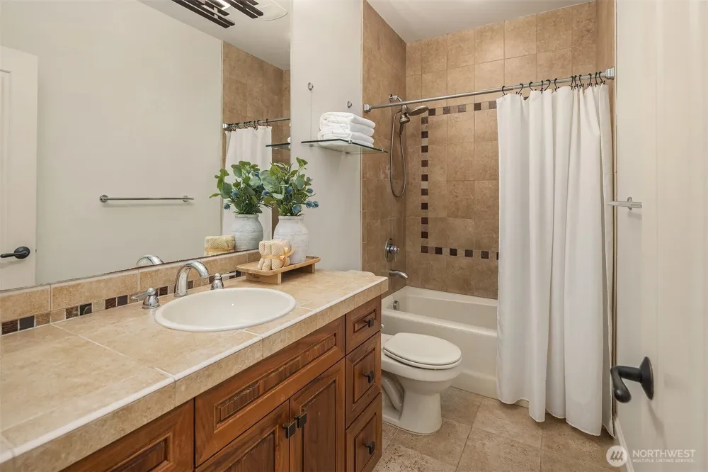 3052 NE Harrison Street Issaquah, WA 98029