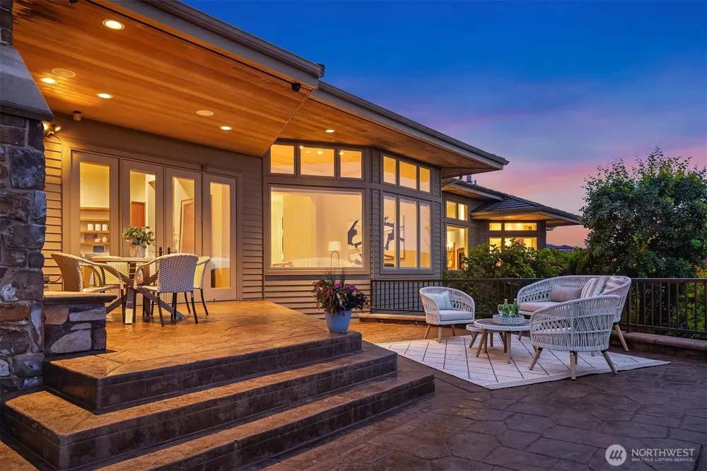 3052 NE Harrison Street Issaquah, WA 98029