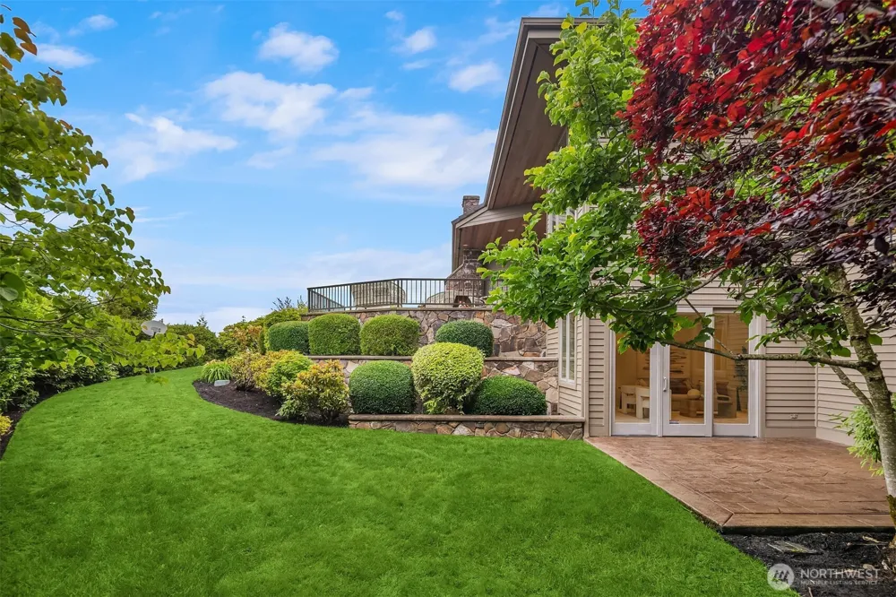 3052 NE Harrison Street Issaquah, WA 98029