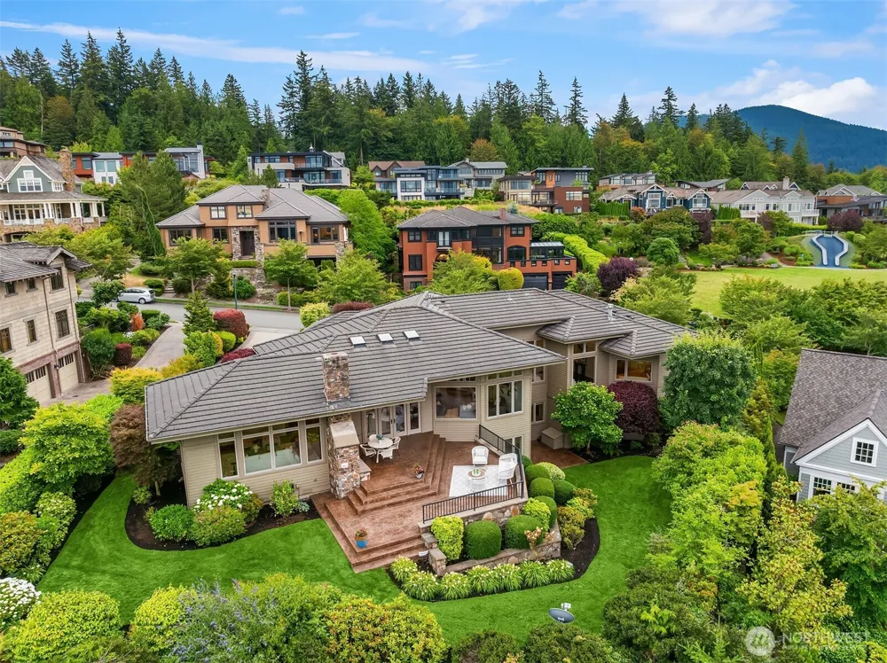 3052 NE Harrison Street Issaquah, WA 98029