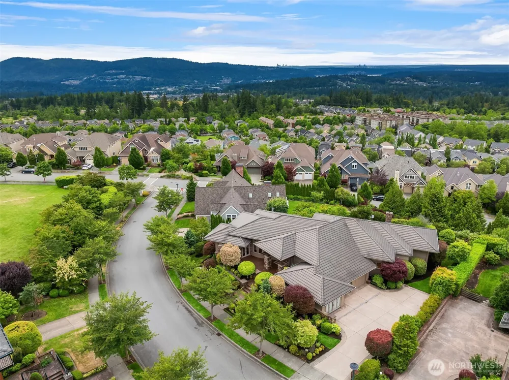 3052 NE Harrison Street Issaquah, WA 98029