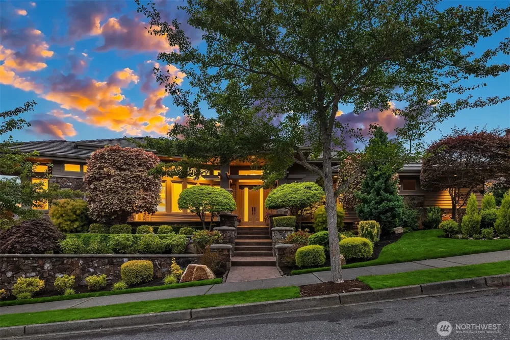 3052 NE Harrison Street Issaquah, WA 98029