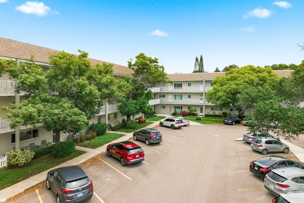 2440 WORLD PARKWAY BOULEVARD #34 Clearwater, FL 33763