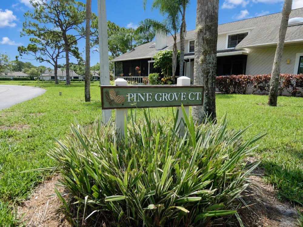 7917 PINEGROVE COURT #1 Sarasota, FL 34238