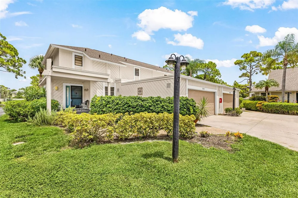 7917 PINEGROVE COURT #1 Sarasota, FL 34238