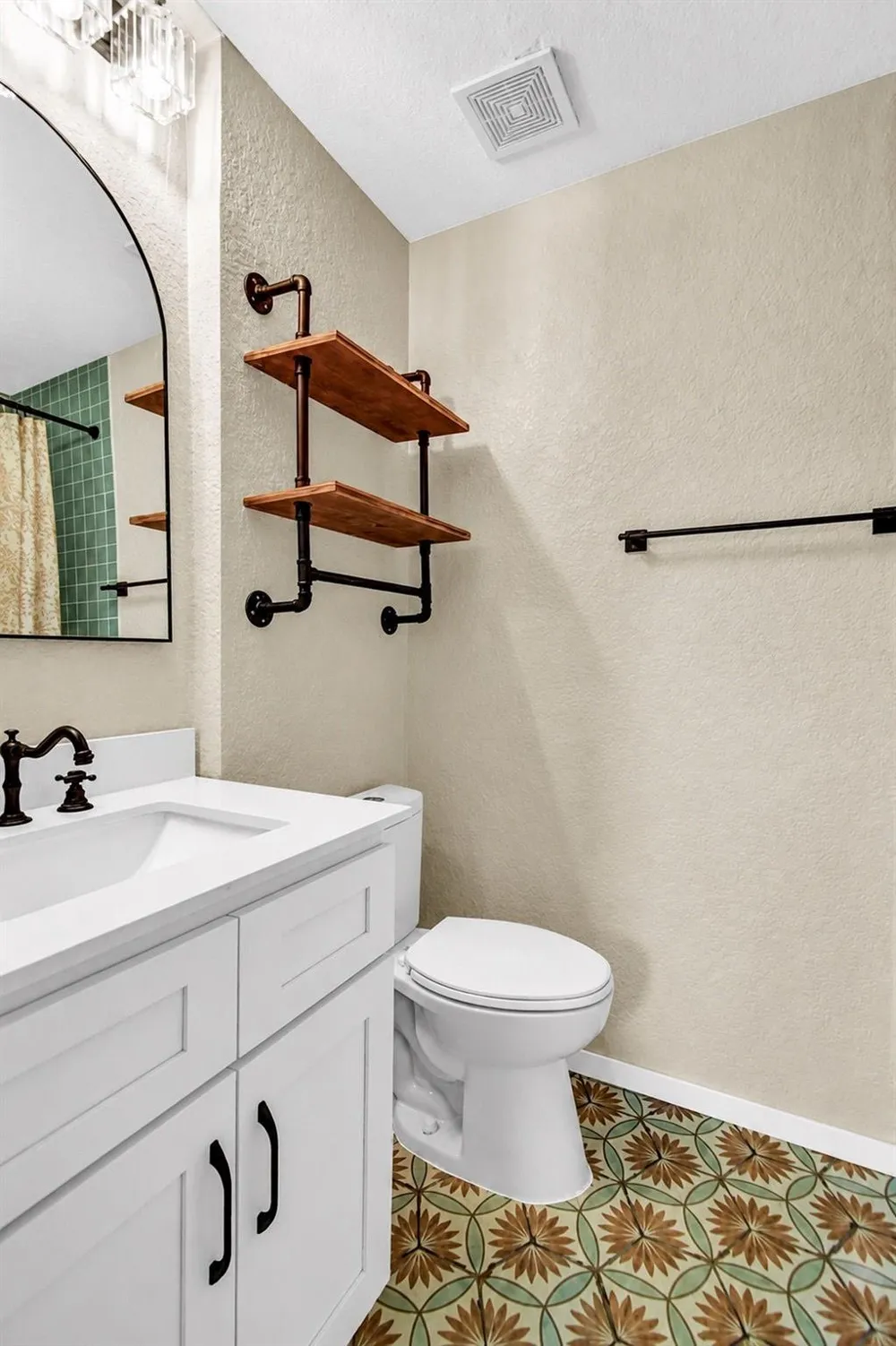 5438 Novak Court Danbury, TX 77534