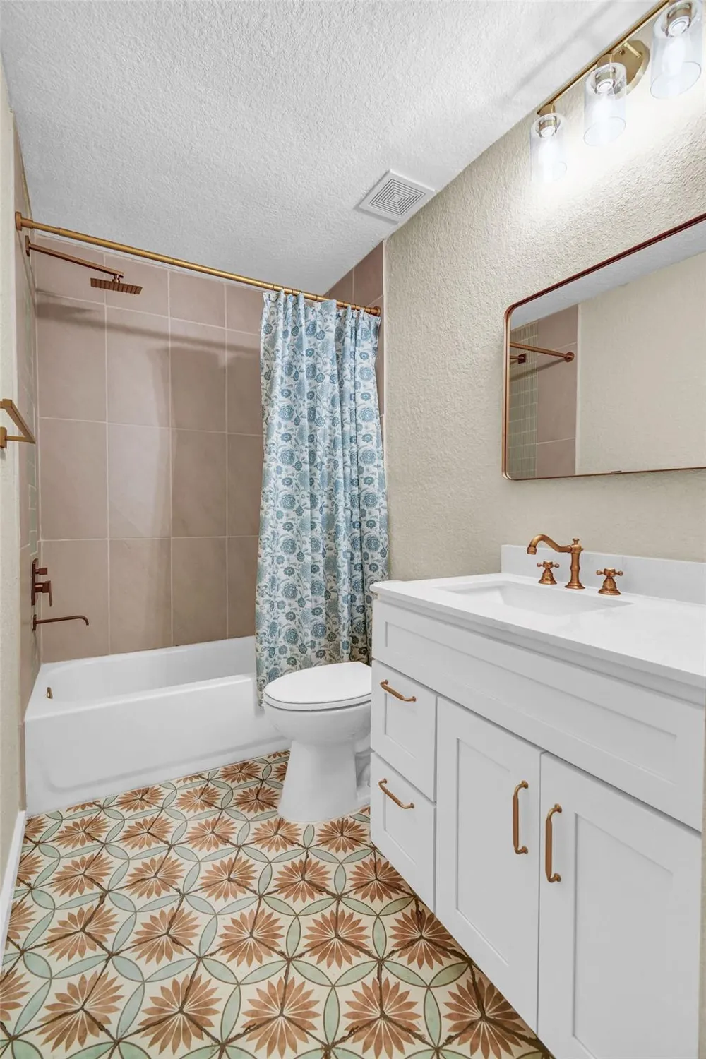 5438 Novak Court Danbury, TX 77534