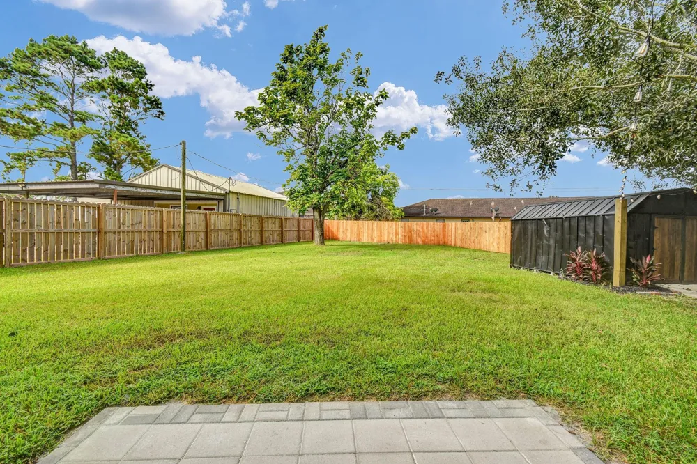 5438 Novak Court Danbury, TX 77534