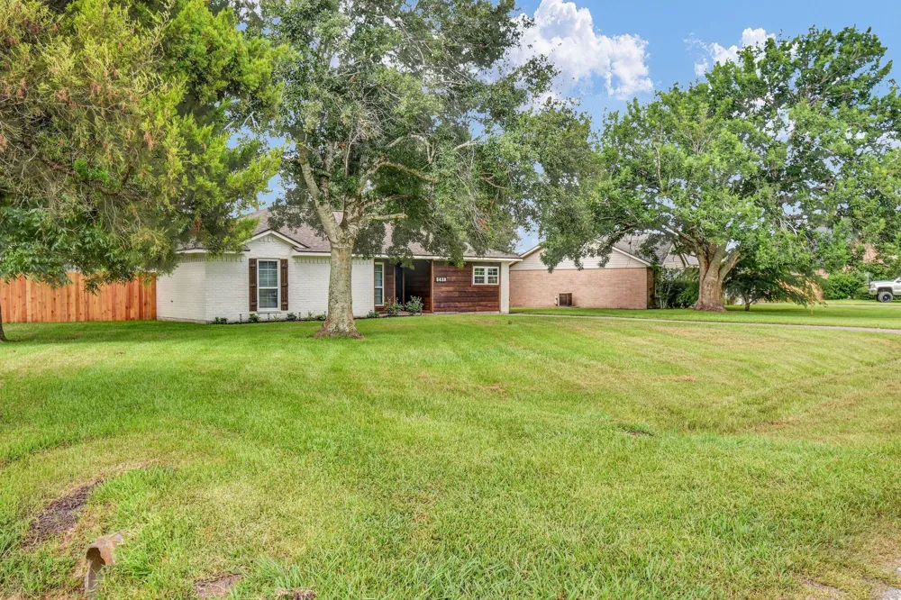 5438 Novak Court Danbury, TX 77534
