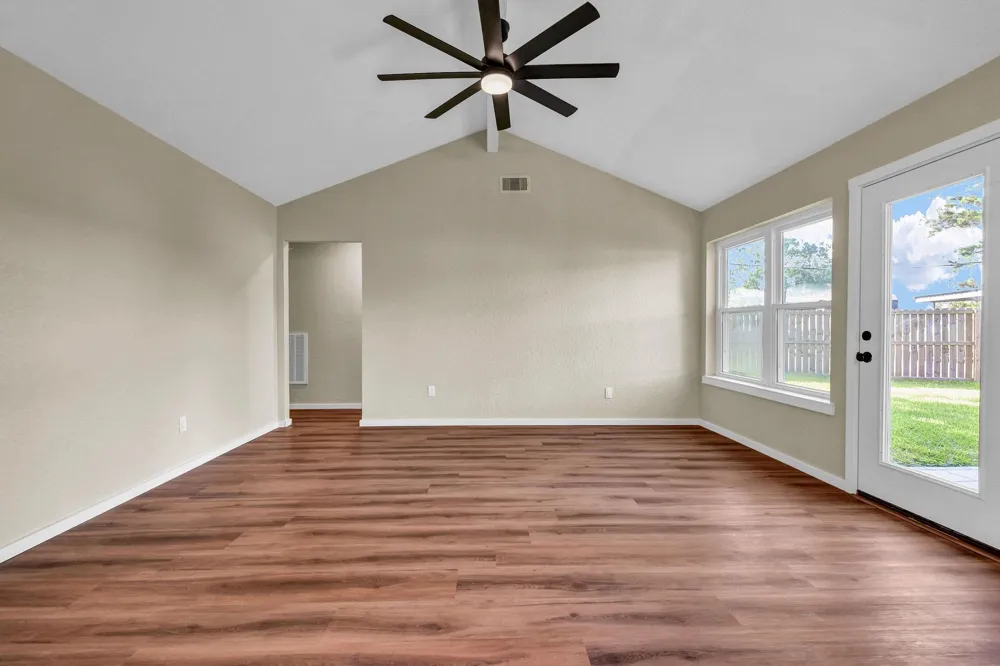 5438 Novak Court Danbury, TX 77534