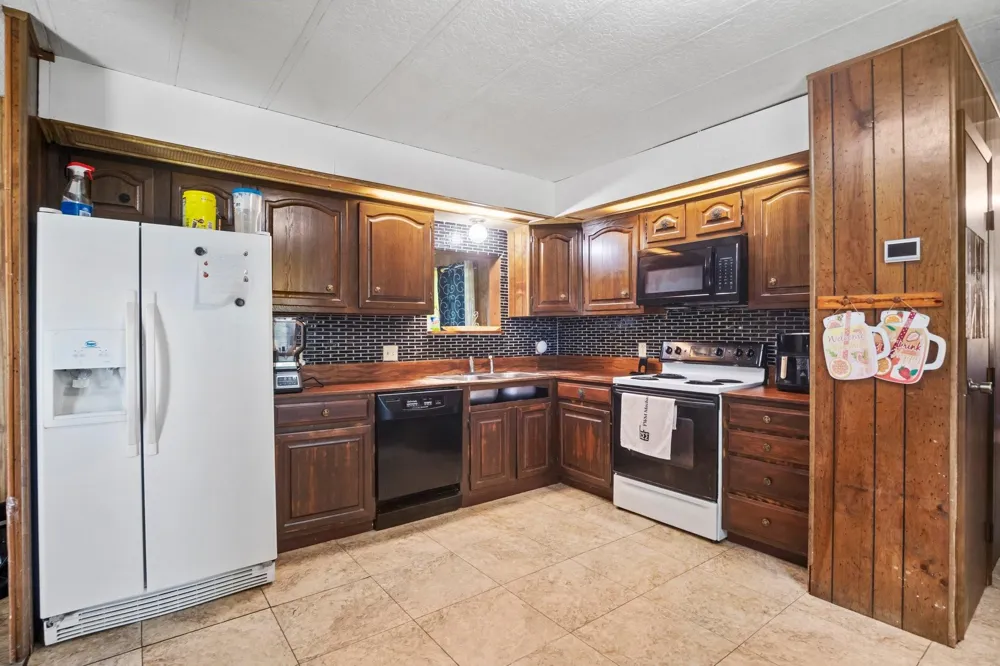465 Pecan Onalaska, TX 77360