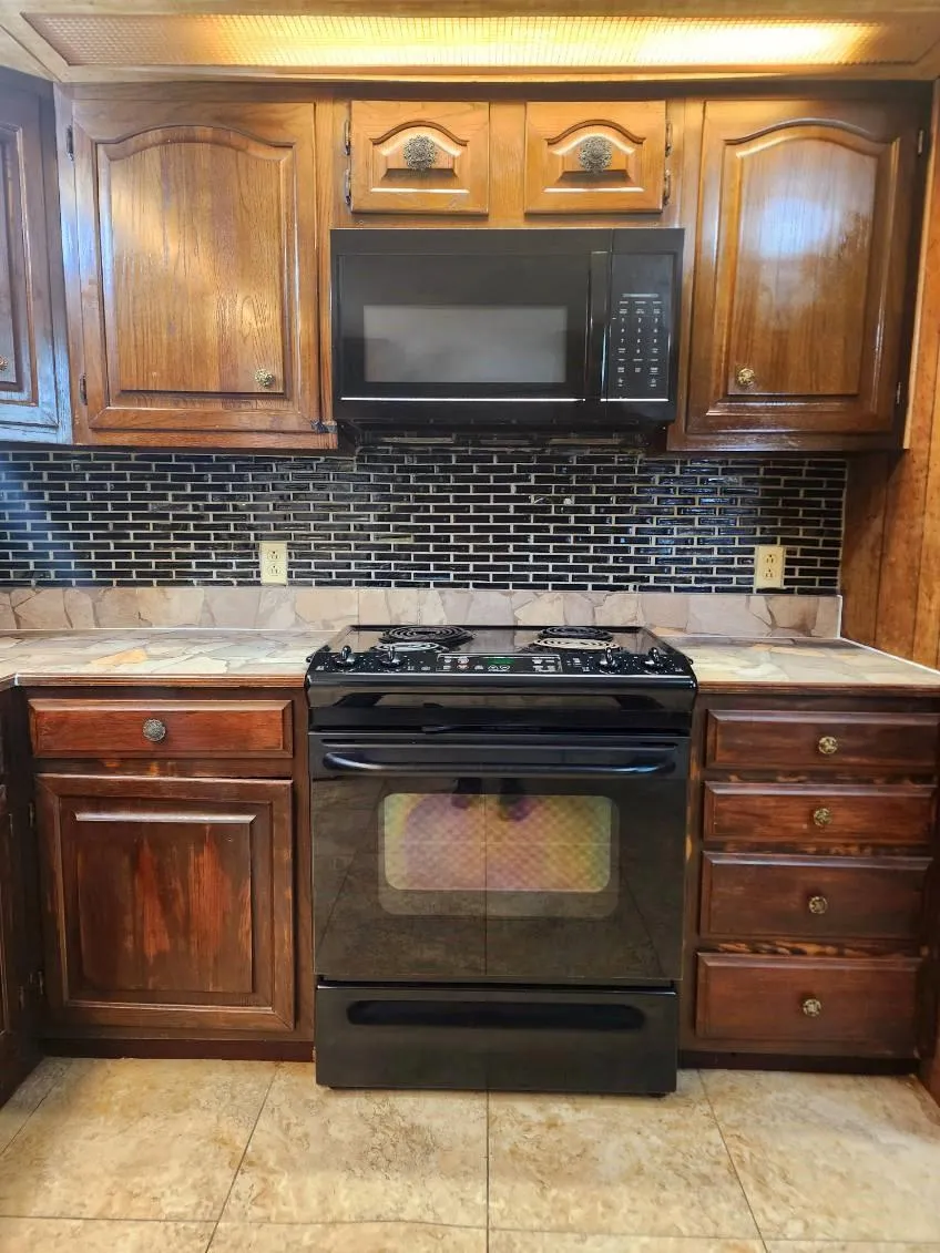 465 Pecan Onalaska, TX 77360