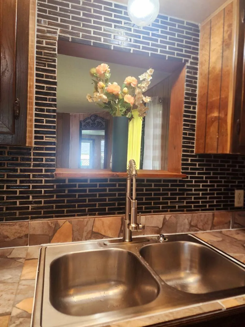465 Pecan Onalaska, TX 77360