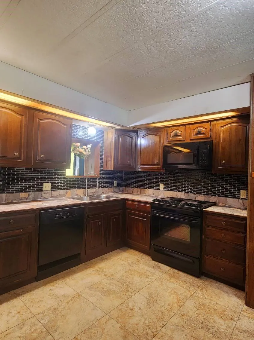 465 Pecan Onalaska, TX 77360
