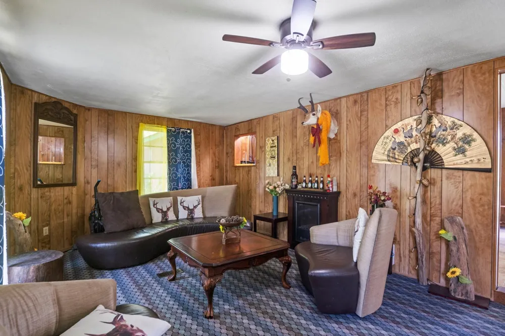 465 Pecan Onalaska, TX 77360