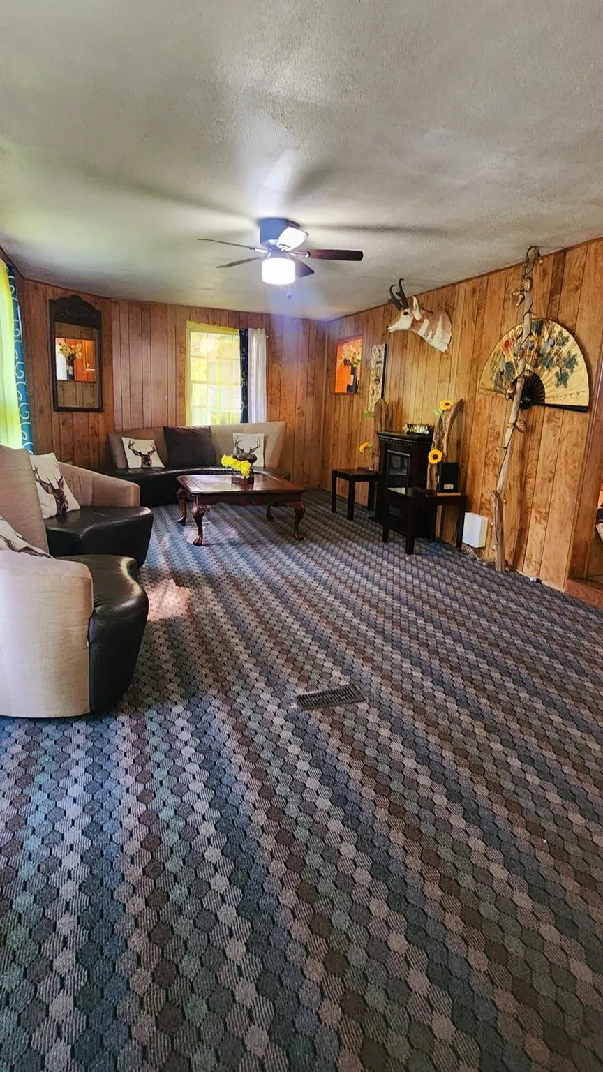 465 Pecan Onalaska, TX 77360