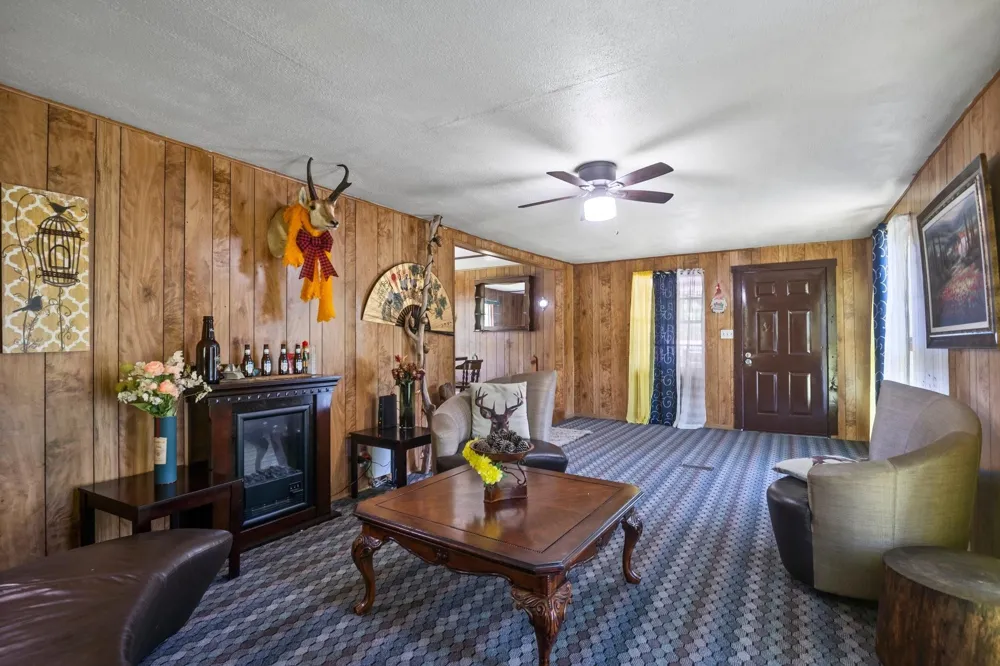465 Pecan Onalaska, TX 77360