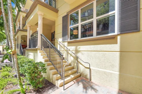 2601 NE 14th Avenue #115
